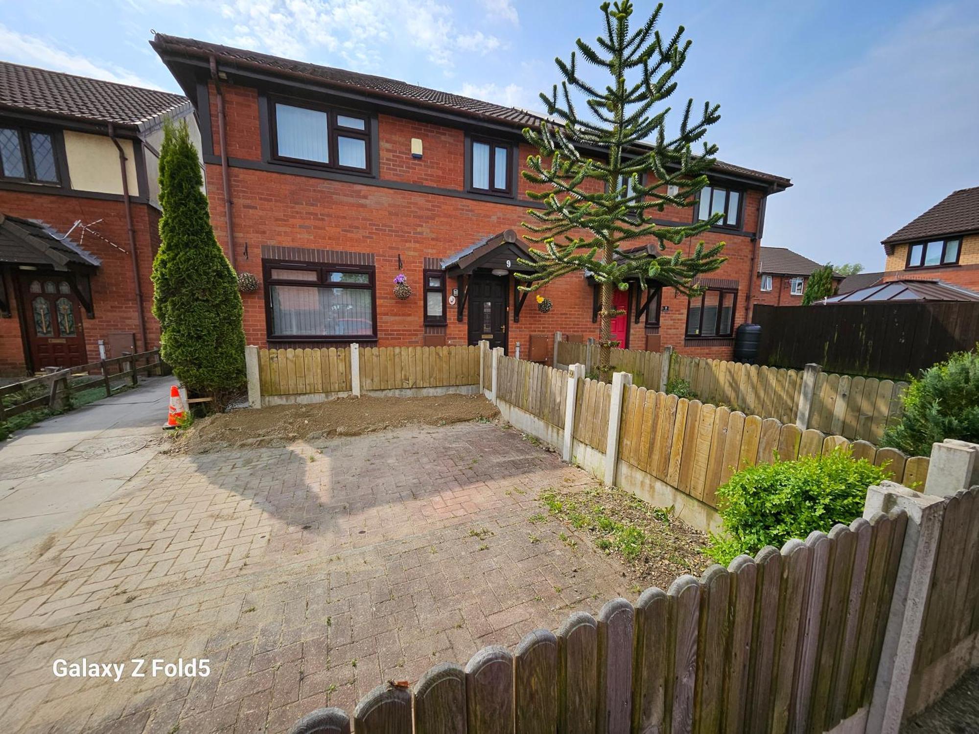 Brigstock Holidays House Manchester Exterior photo